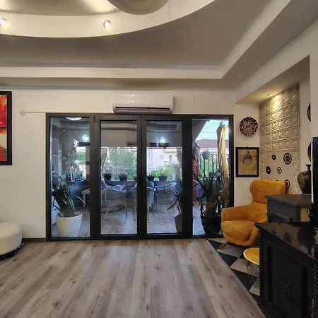 Apartament Katata Spacious House Floor With Terraces, 3 Bedrooms, Parking,wi-fi