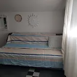 Katata Spacious House Floor With Terraces, 3 Bedrooms, Parking,wi-fi * פודגוריצה