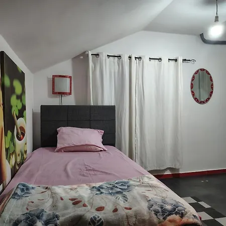 Appartement Katata Spacious House Floor With Terraces, 3 Bedrooms, Parking,wi-fi