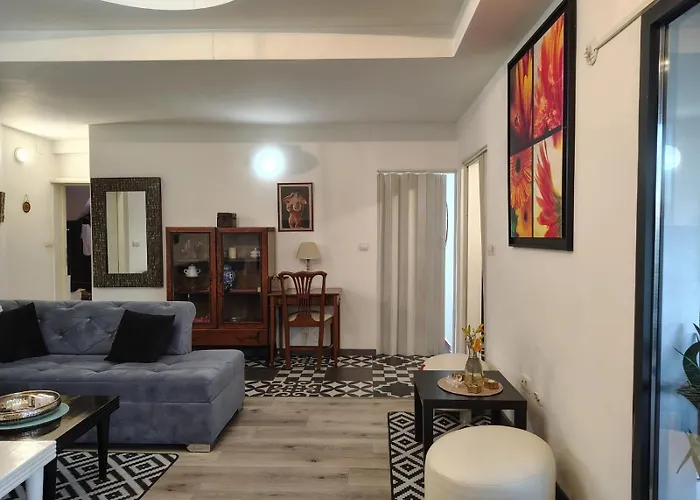 Katata Spacious House Floor With Terraces, 3 Bedrooms, Parking,wi-fi Appartement