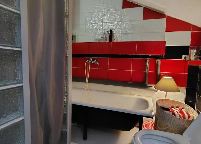 Katata Spacious House Floor With Terraces, 3 Bedrooms, Parking,wi-fi Podgorica